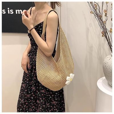 Korean Style 2025 New Arrival Vacation Knit Bag Women's Shoulder Tote Bag Lazy Style Knit Openwork Floral Decoration Beach Bag